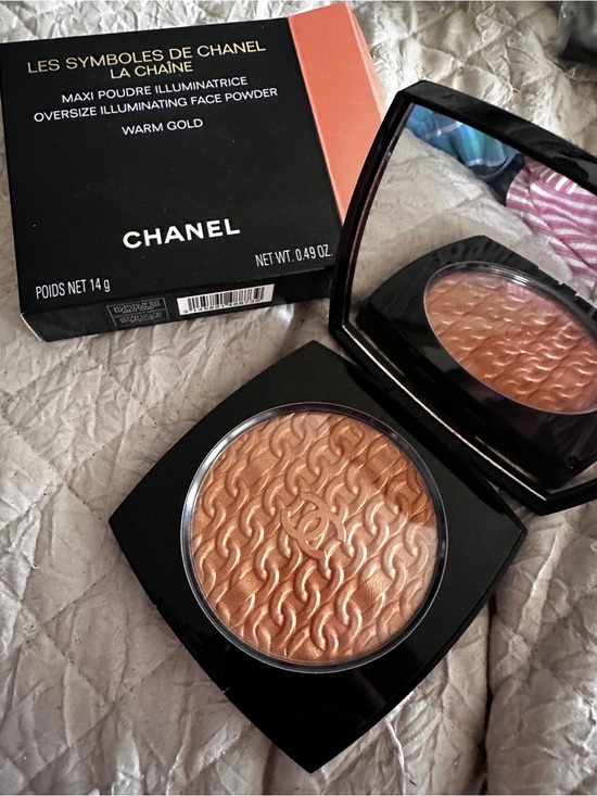 CHANEL Other - CHANEL Warm Gold Illuminating Face Powder Highlighter